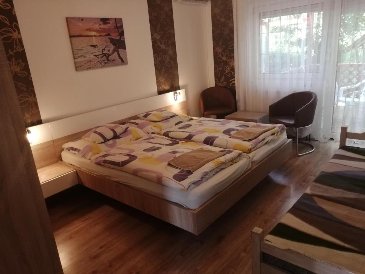 Anita Apartment Buk